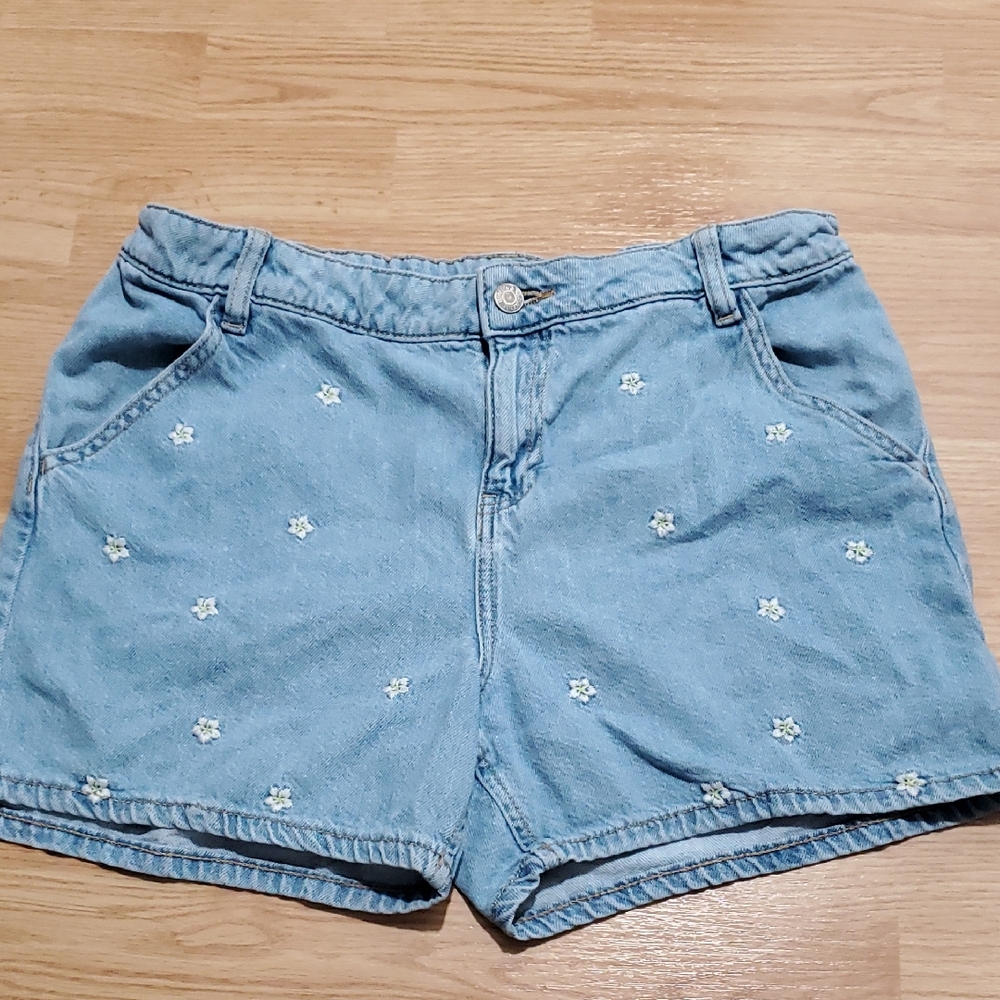 Thereabouts Size 18.5 Plus Kids Light Wash Denim Shorts with Daisy Embroidery
